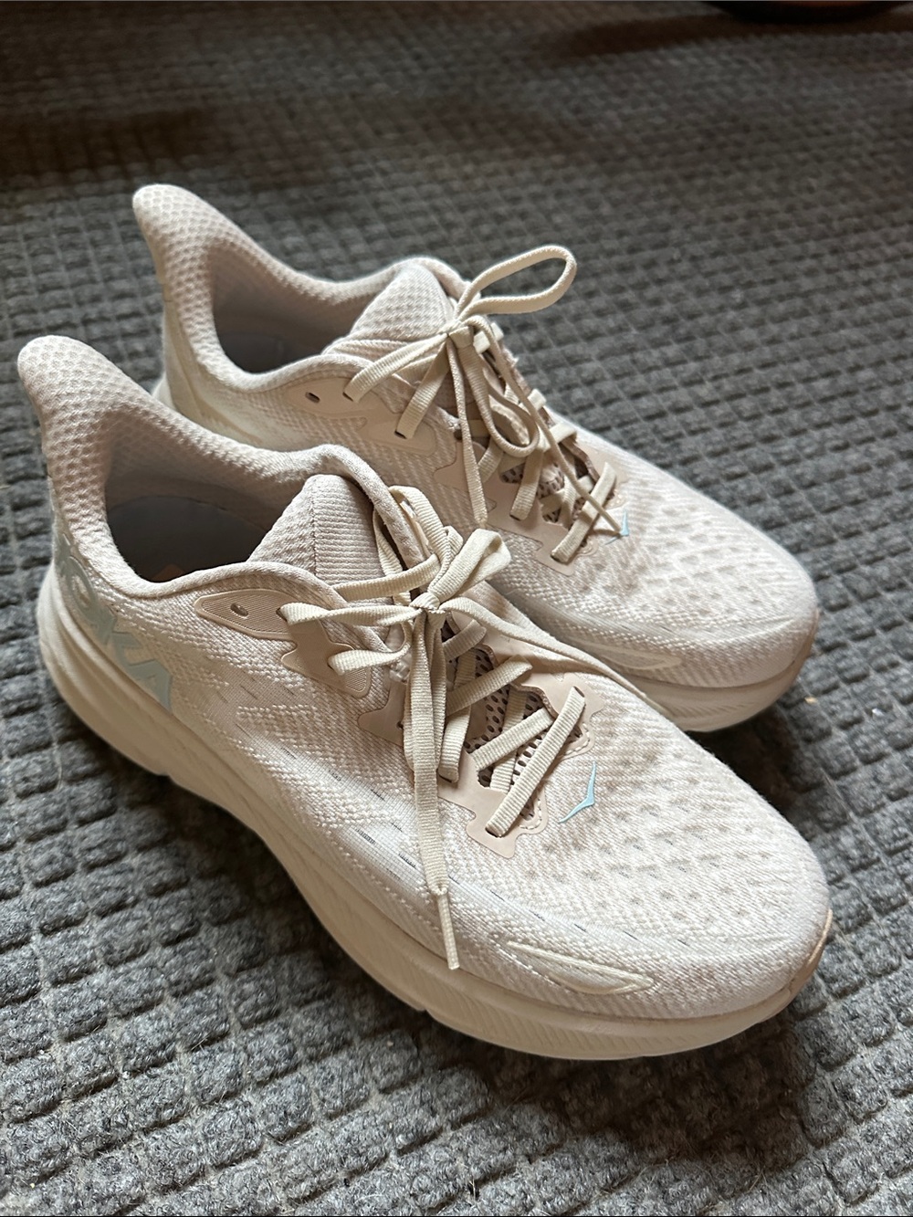 Hoka Women's Running Shoes in blush pink sz 10